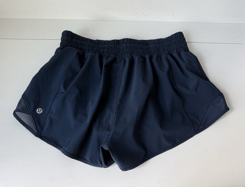 Lululemon Hotty Hot High-Rise Lined Short 2” inseam Size 8 Navy Blue Exellent